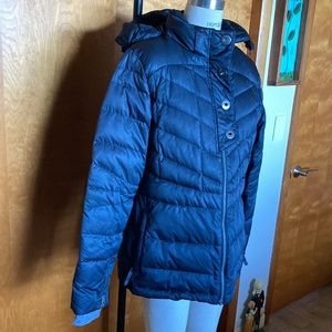 Cabela’s black down jacket w/ snap on hood size XL in excellent condition